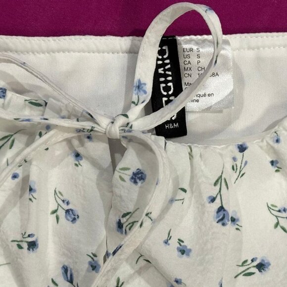 H&M White Blue Floral Tie Neck Mini Dress Size S Cottagecore Boho - Picture 2 of 5